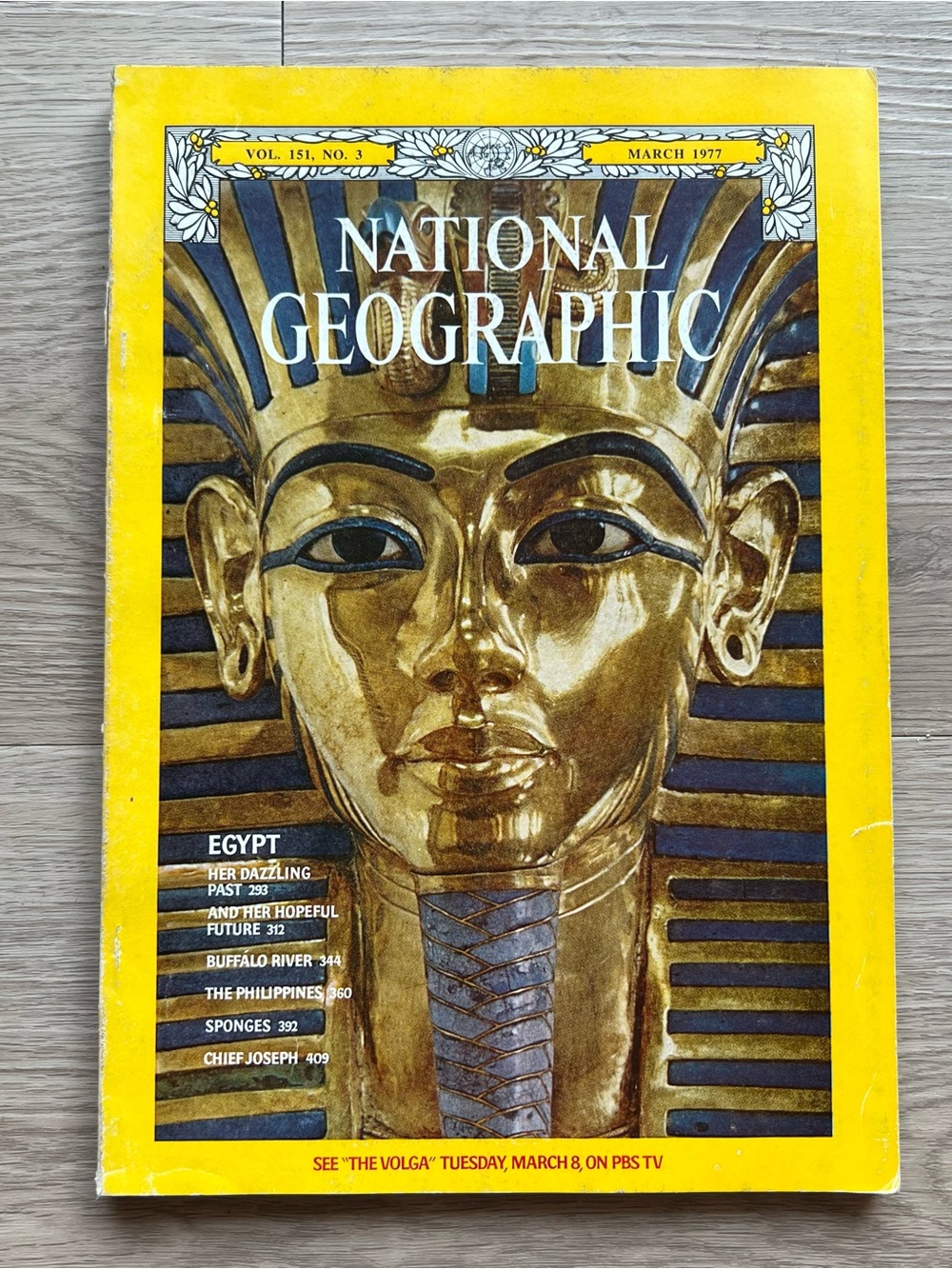 National Geographic Magazine - Yellow Cover with Egyptian Mask - 1977